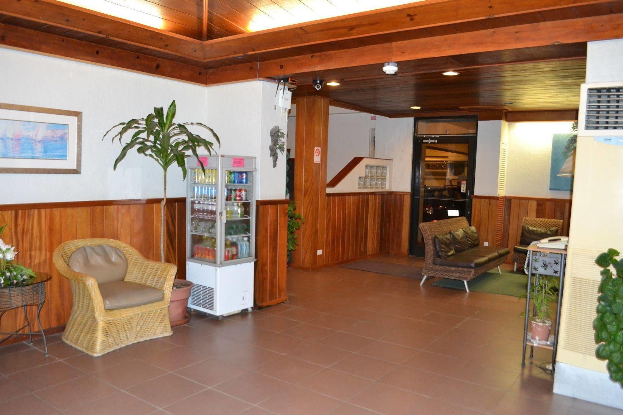 West Plaza By The Sea Hotel Koror Ngoại thất bức ảnh