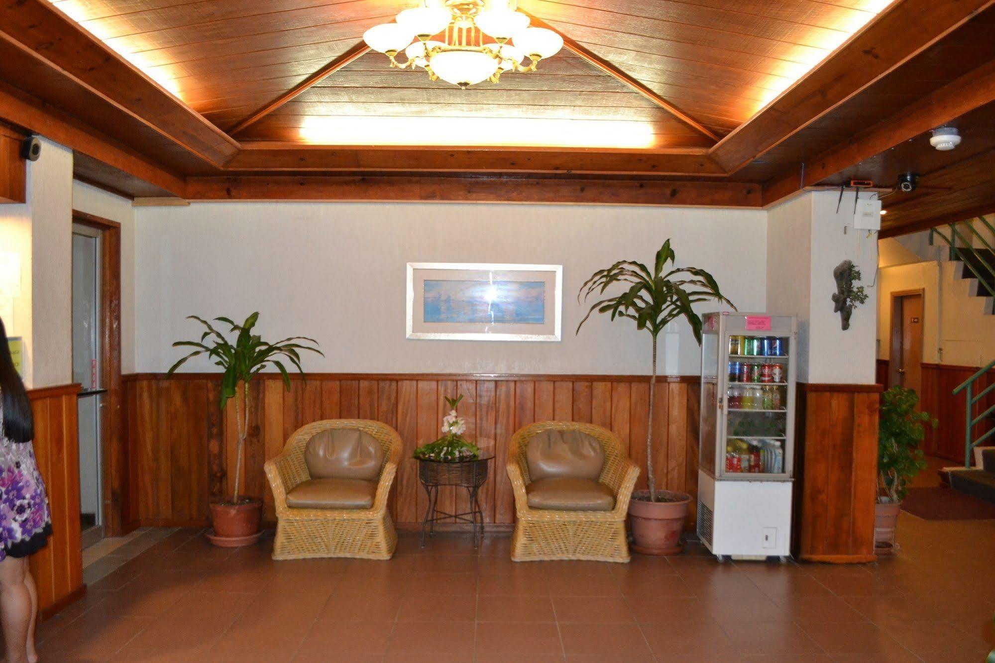 West Plaza By The Sea Hotel Koror Ngoại thất bức ảnh