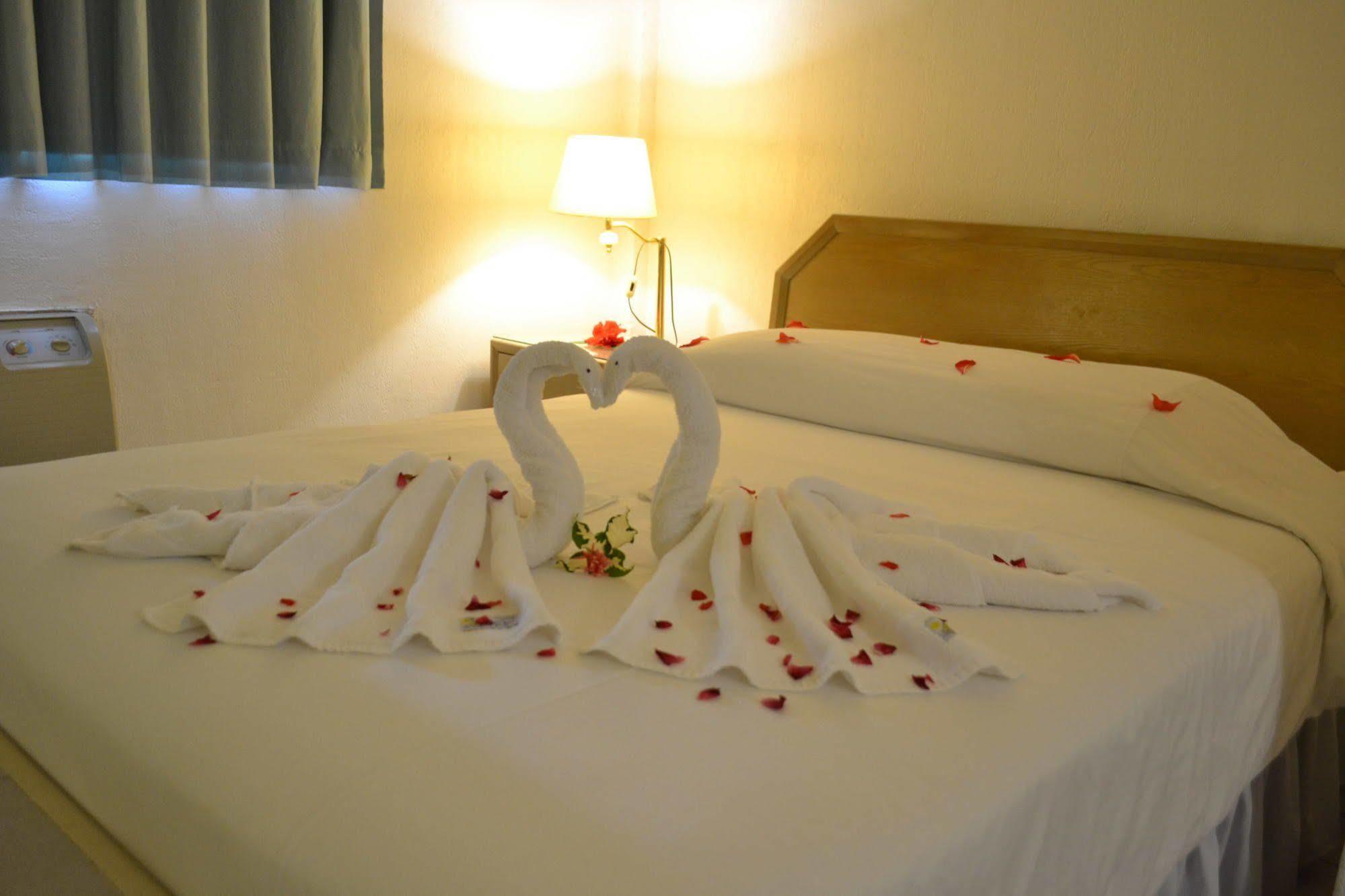 West Plaza By The Sea Hotel Koror Ngoại thất bức ảnh